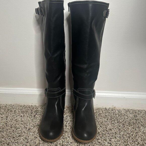 These boots are the Doral model by St. John's Bay, characterized by their knee-h - Picture 2 of 6
